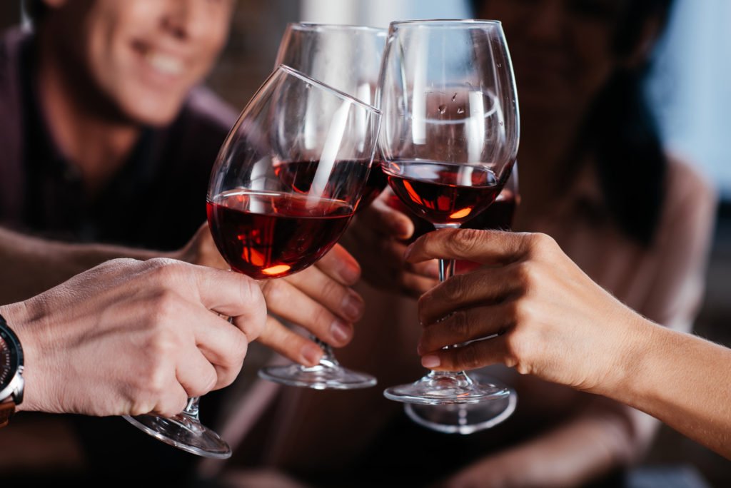 health-benefits-of-drinking-red-wine-explained