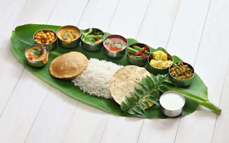 Health Benefits Of Eating On Banana Leaves Kalyana Virundhu Marriage Feast